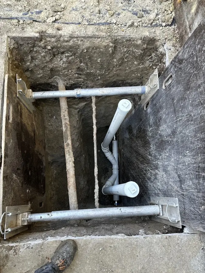 Experienced plumber completing Gas Line Repair work in Elmwood